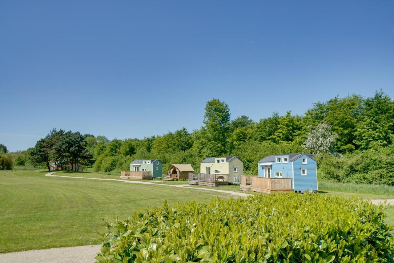 Green Tiny House With Shared Pool Zeewolde Exterior photo