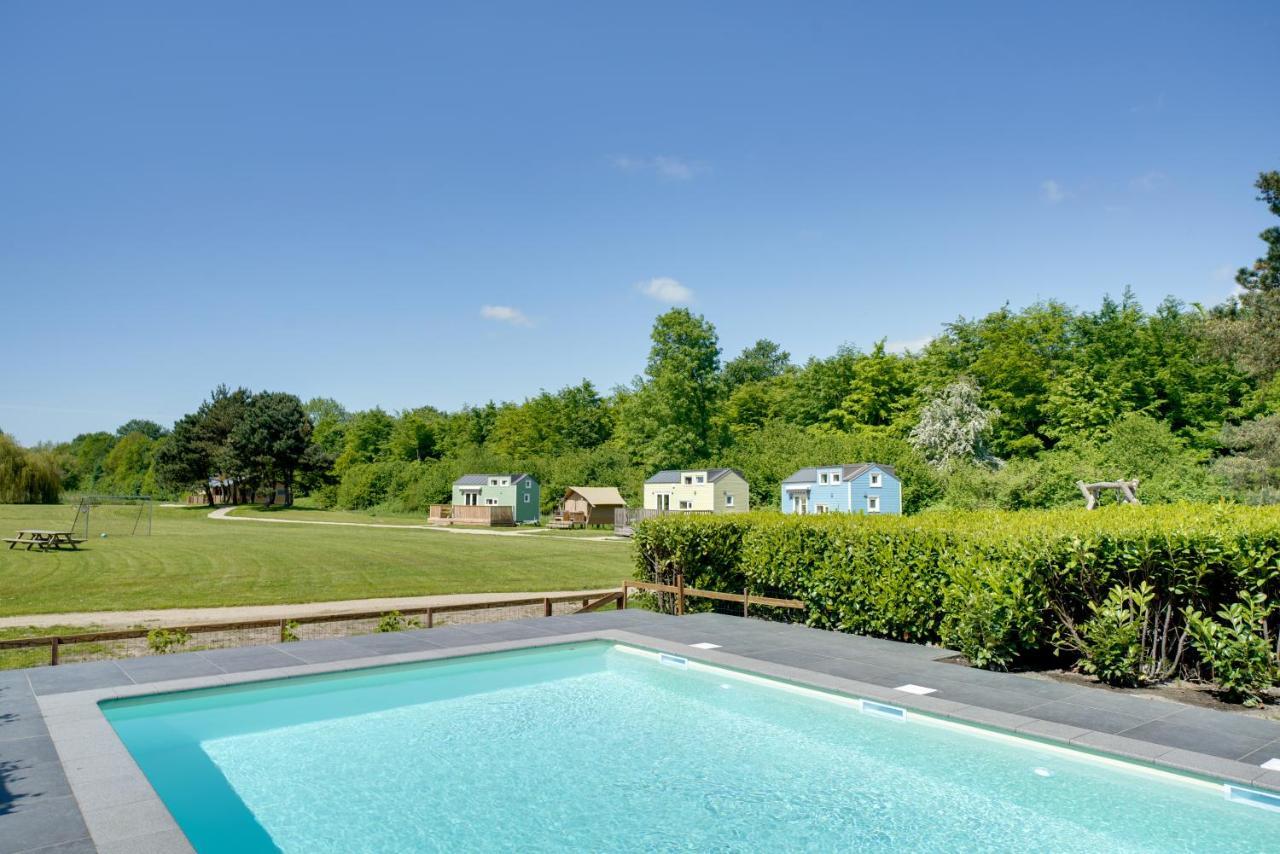 Green Tiny House With Shared Pool Zeewolde Exterior photo