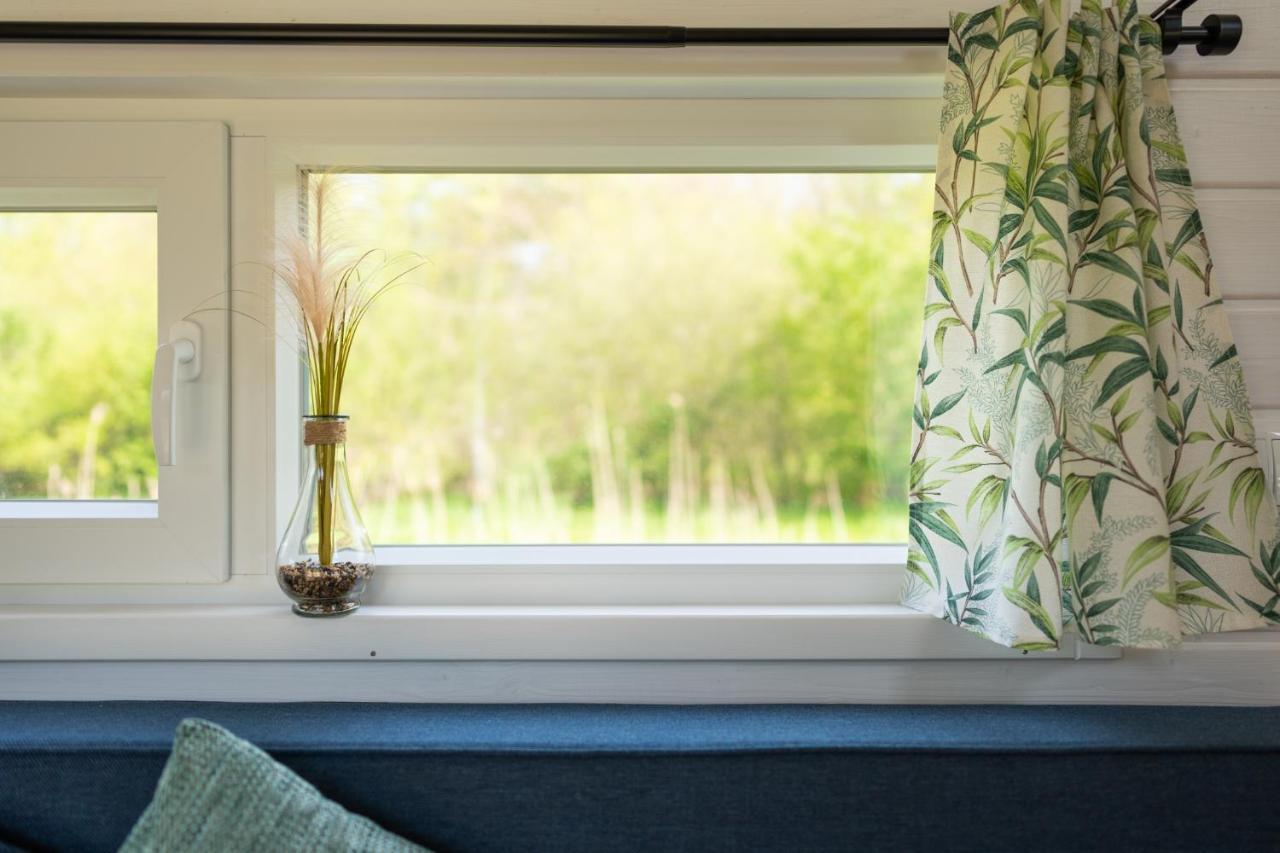 Green Tiny House With Shared Pool Zeewolde Exterior photo